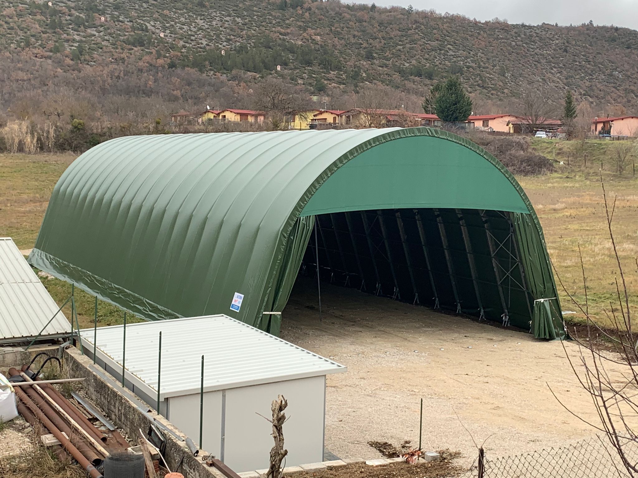 Tunnel agricolo per ricovero e stoccaggio — Azienda Agricola Ciccone · San Demetrio ne’ Vestini (AQ)